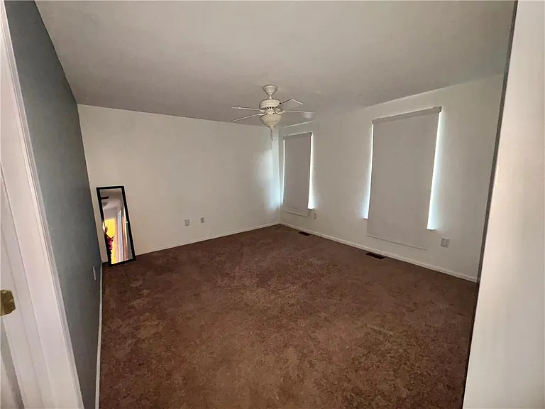 2146 Bedford Dr — Photo 10