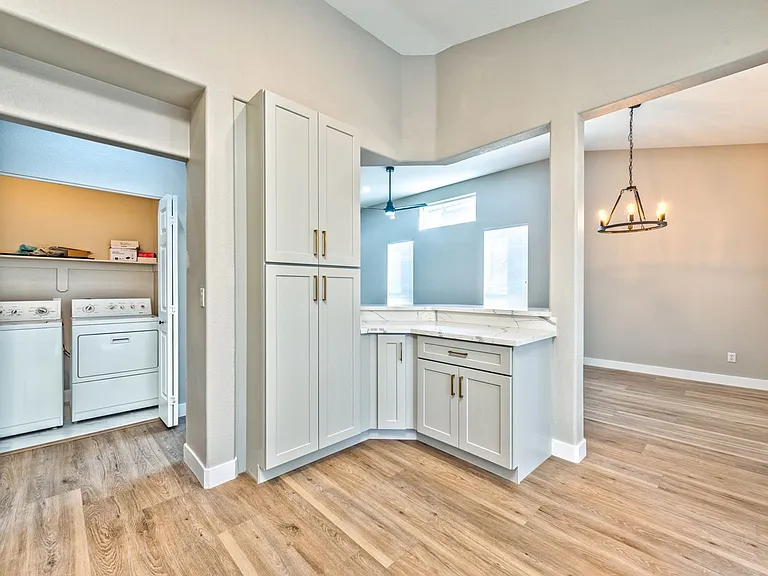 2317 Tilden Way — Photo 5