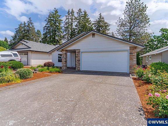 3rd image of 3242 Winslow Way NW