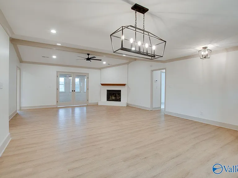 2042 Rosebury Ln SW — Photo 8