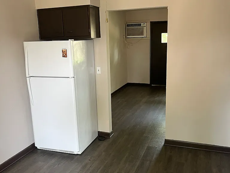 812 N Gladstone Ave #C — Photo 6