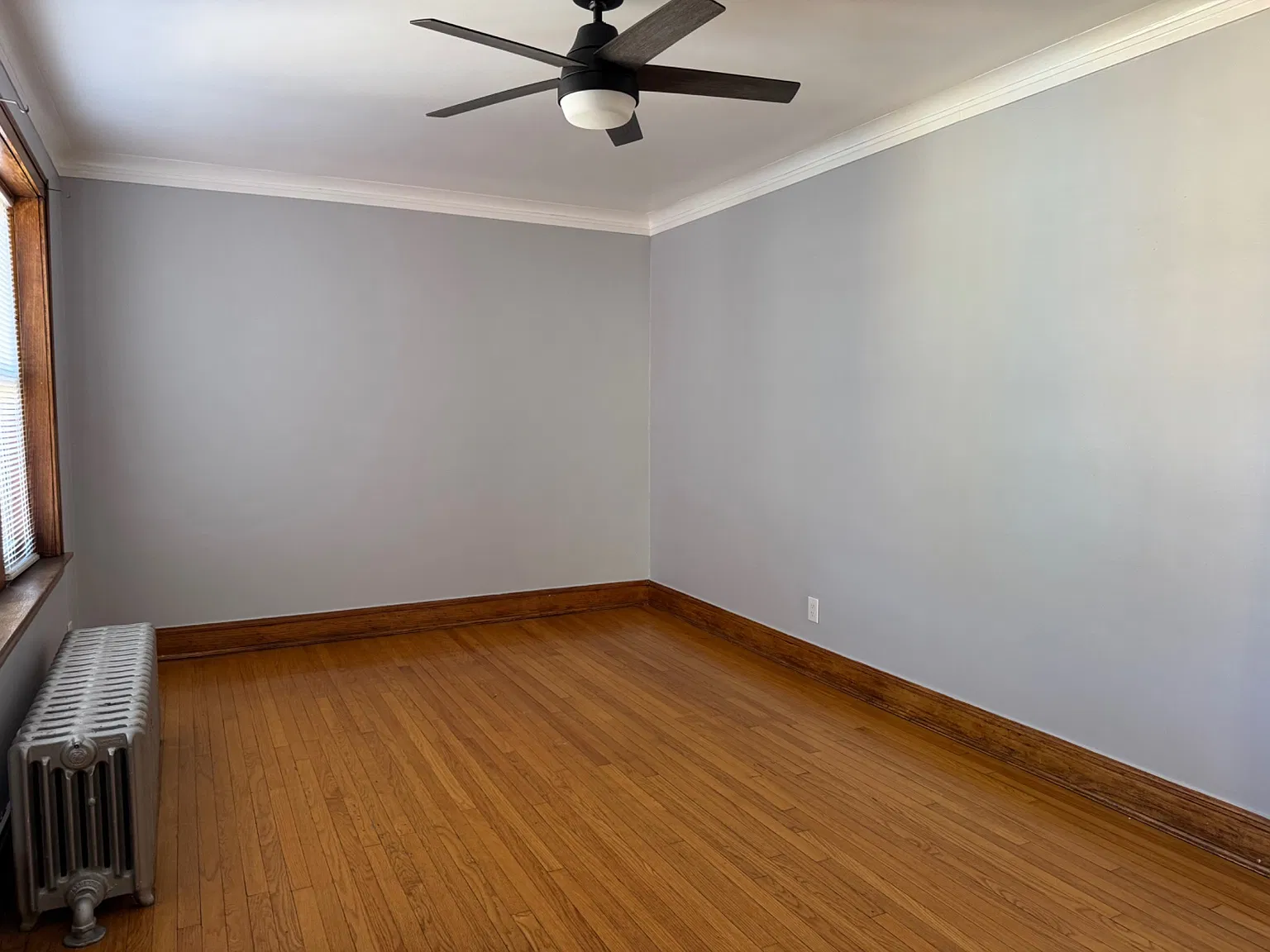 3 bed, 900 sqft, $1,950 — Photo 3