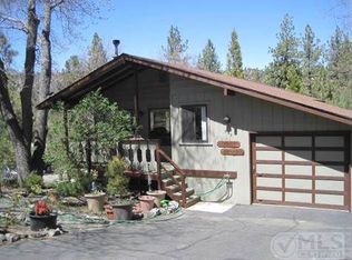972 Mockingbird Rd, Wrightwood, CA 92397