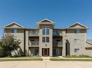 3101 Samuel Ct SW UNIT 11, Cedar Rapids, IA 52404