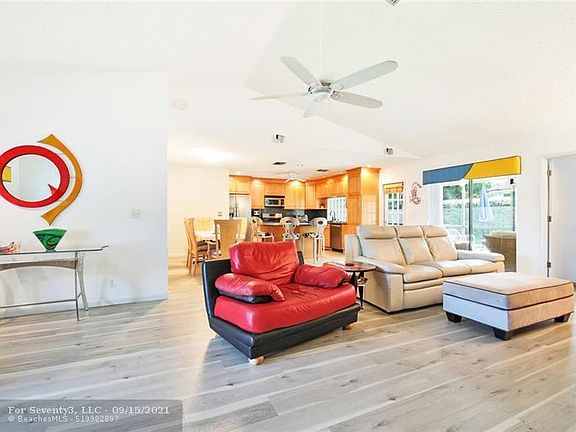 5th image of 9560 Shadow Wood Ct