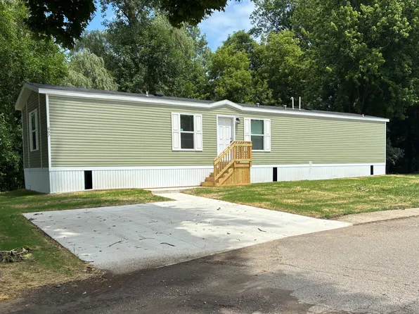 607 Poe Ln #202, South Lyon, MI 48178