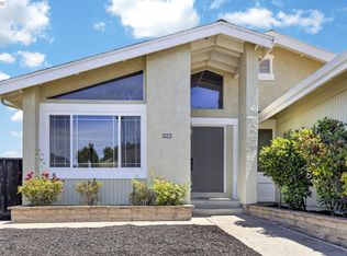 247 Sparrow Dr, Hercules, CA 94547