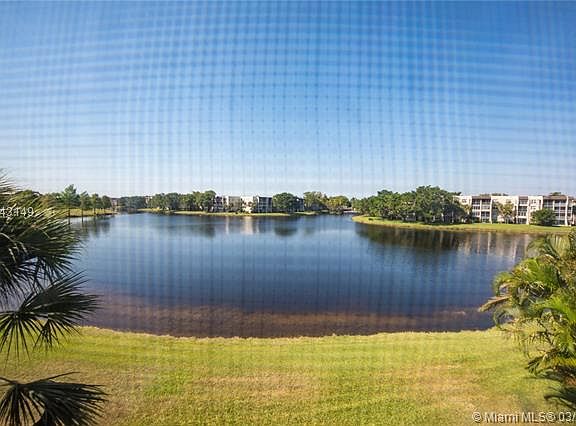 2nd image of 1522 Whitehall Dr APT 305