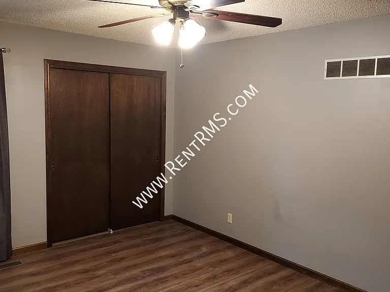 4643 SW 8th Ave — Photo 11