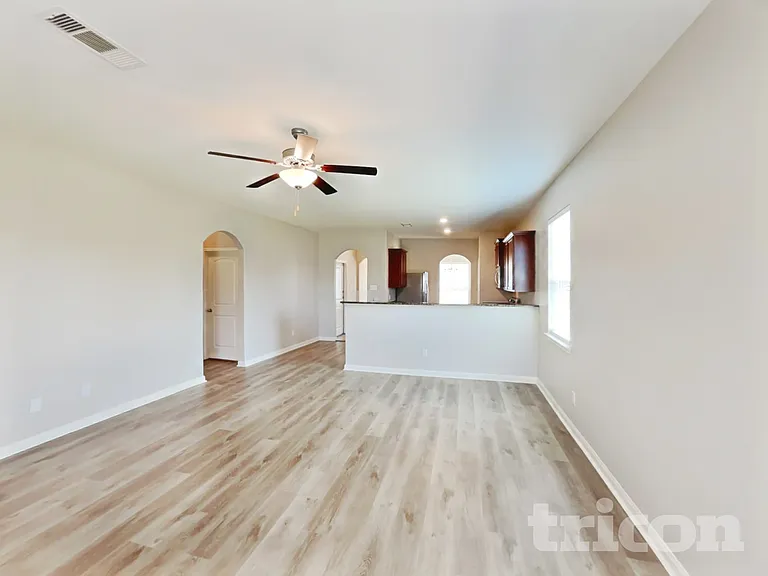 116 Thorton Vine Dr — Photo 2