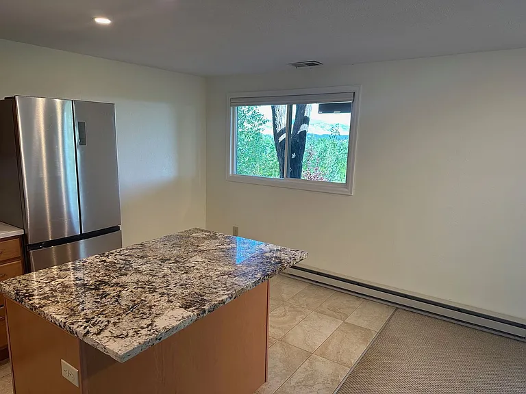 2265 Vassar Dr — Photo 12