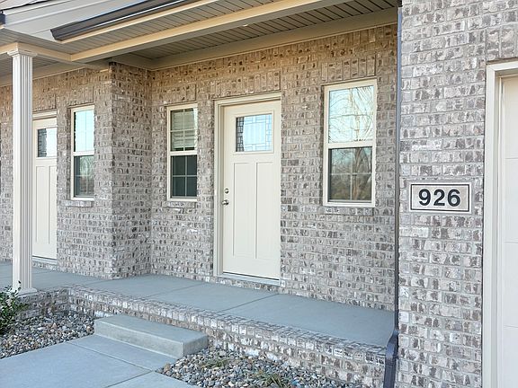 2nd image of 926 Rodeo Ln