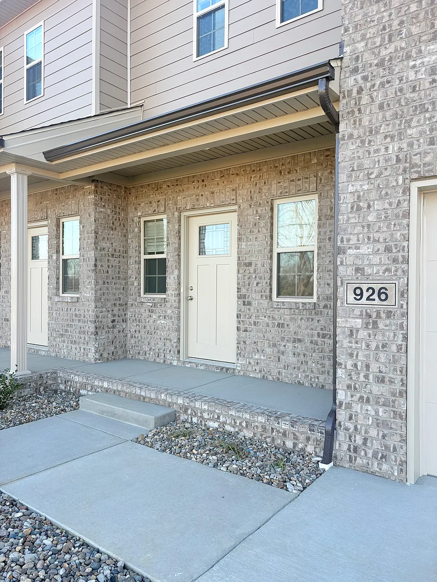 Building Photo - 926 Rodeo Ln