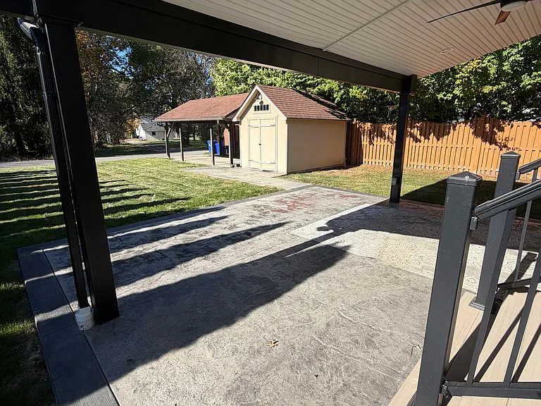676 Elizabeth St — Photo 27