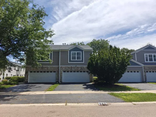 680 Meadowridge Dr, Aurora, IL 60504
