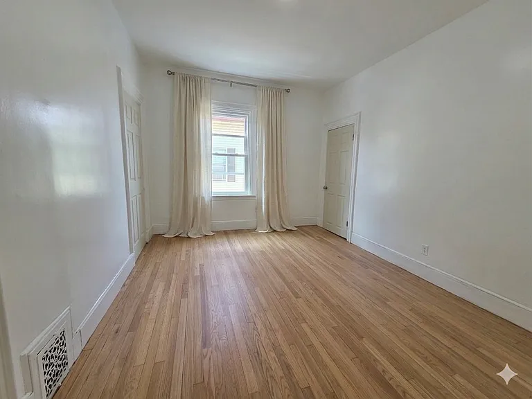 56 Pinckney St #3 — Photo 8