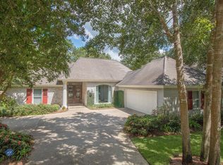 7086 Rolling Green Dr, Pass Christian, MS 39571