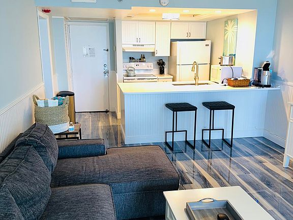 4th image of 9800 S Ocean Drive #203