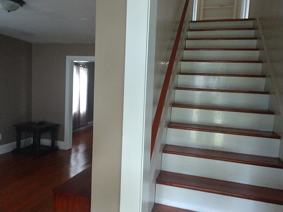 5th image of 204 E Chatham St
