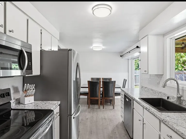 3705 NE 137th Ave — Photo 7