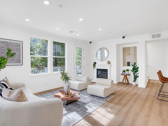 4th image of 600 Live Oak Way APT 603