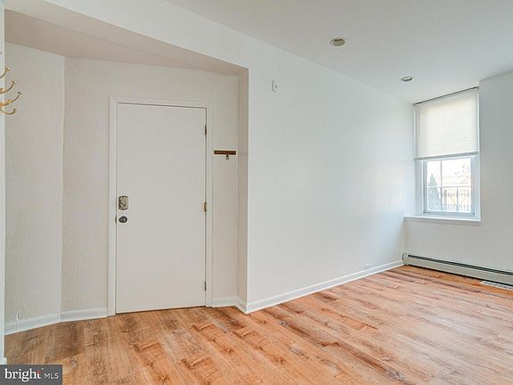 4th image of 1304 E Columbia Ave Floor 1