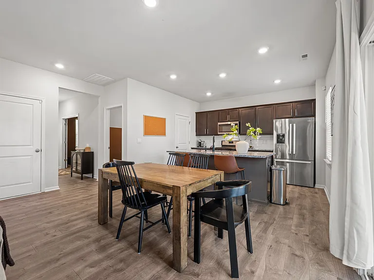1009 Chiles Dr — Photo 33
