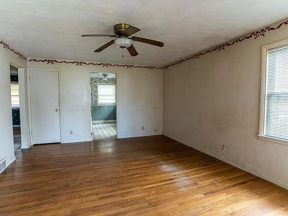 5th image of 360 Fairlawn Ave