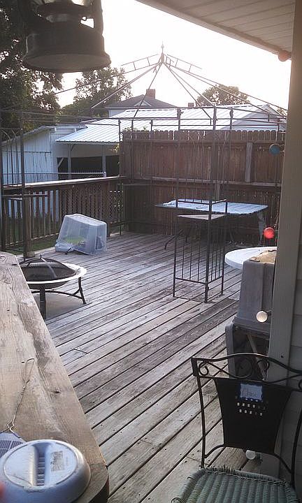 2nd image of 641 Arch St