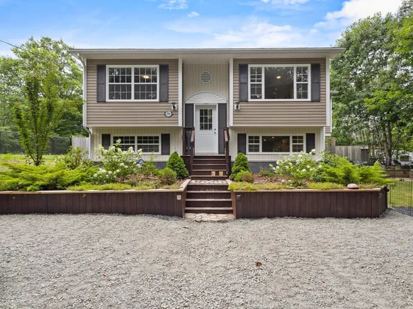 296 Exhibition St, Kentville, NS B4N 1C5