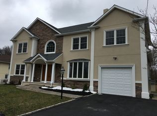 65 Webb St, Edison, NJ 08820