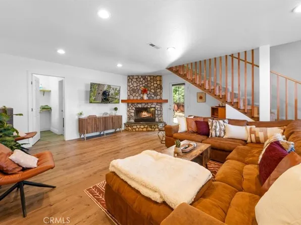 39965 Hillcrest Dr, Big Bear Lake, CA 92315