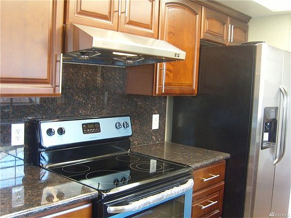 4th image of 12804 Occidental Ave S