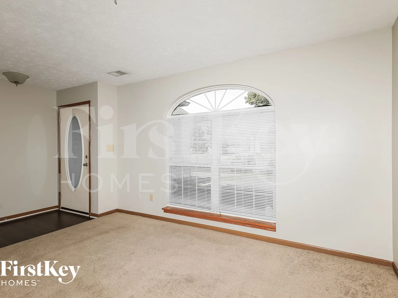 3 bed, 3.0 bath, 1990 sqft, $1,980 — Photo 3
