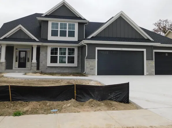225 Mulberry LANE, Grafton, WI 53024