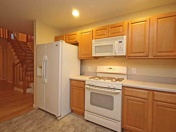 3rd image of 302 Pinebrook Dr #302