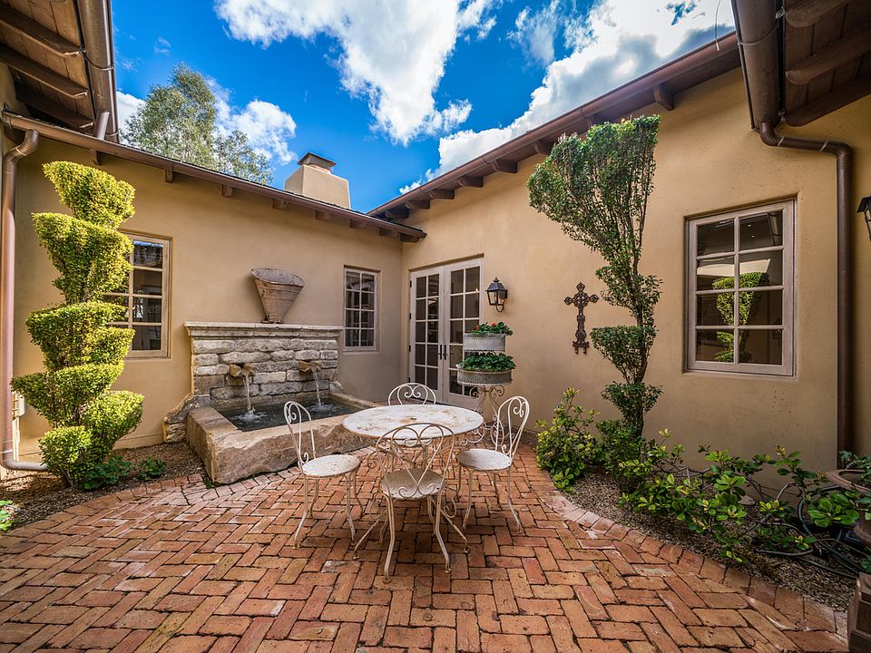 1st image of 5525 E Lincoln Dr #111