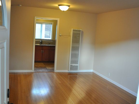 4th image of 690 Coleman Ave APT 02