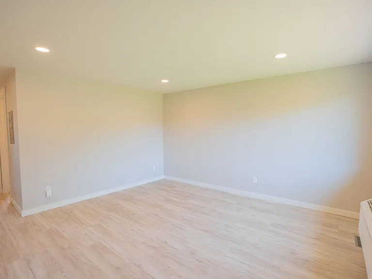 2910 Railroad St SE — Photo 16