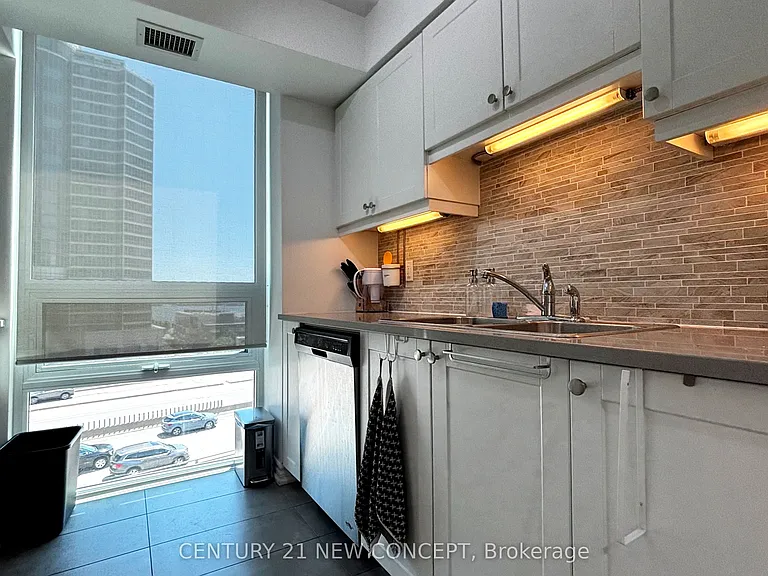 25 Lower Simcoe St #808 — Photo 19