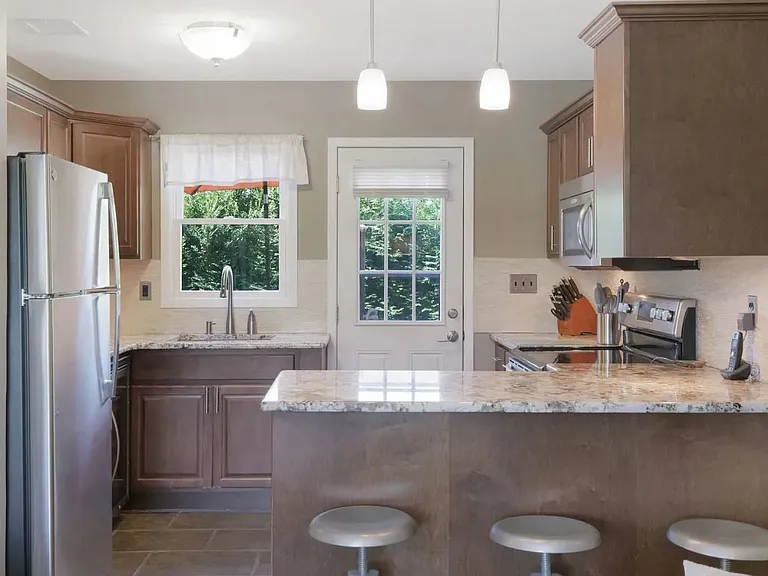 6 Hoyt Pl — Photo 6