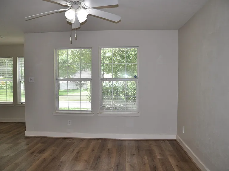 20734 Settlers Lake Cir N — Photo 9