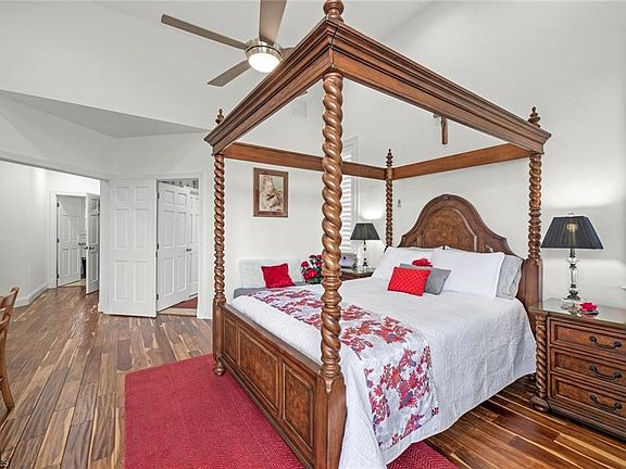5th image of 1202 Seminole CIR