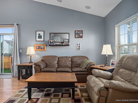 bright living room, lots of natural light