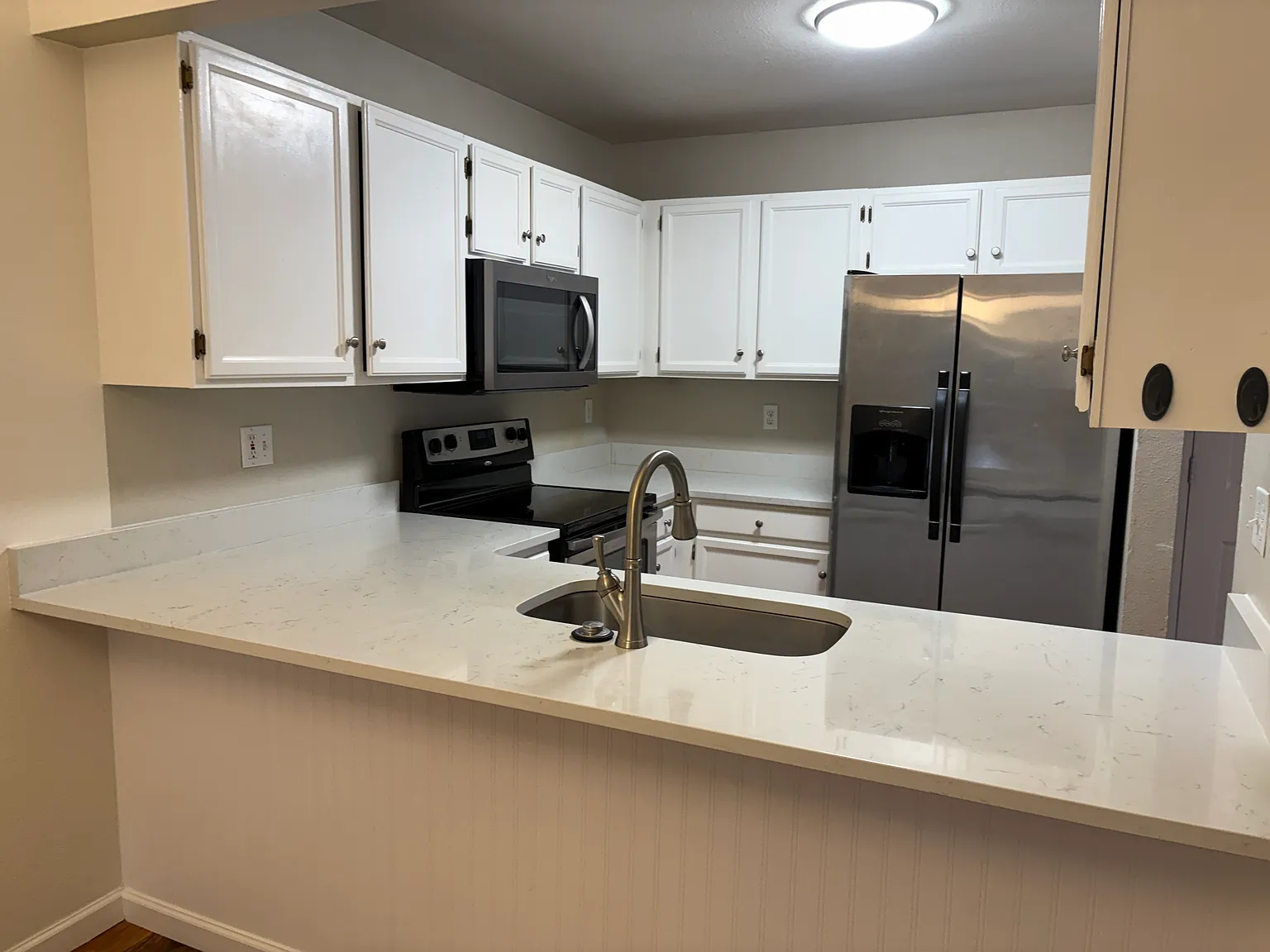 2 bed, 960 sqft, $2,300 — Photo 3