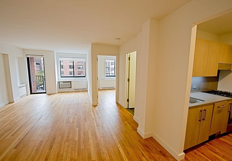 1st image of 101 W 15th St APT 425