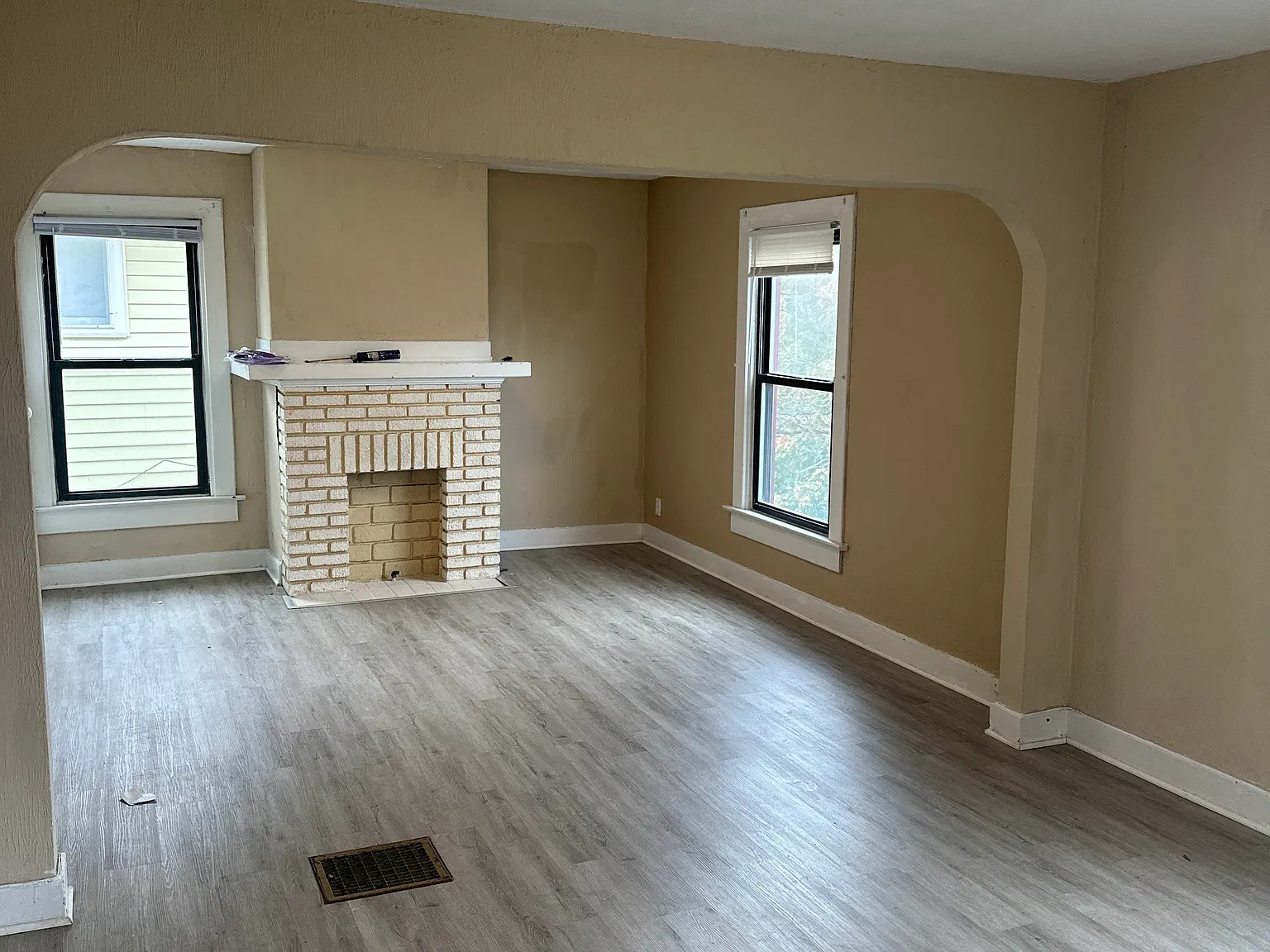 3 bed, 1924 sqft, $1,275 — Photo 2