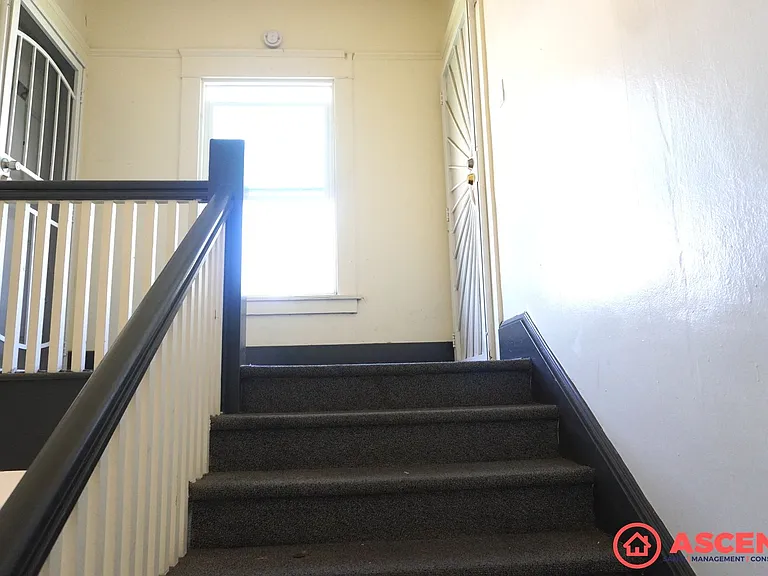 1701 B Street — Photo 6