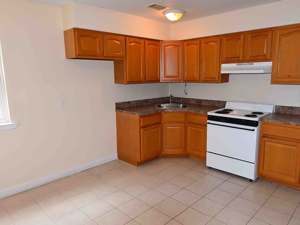 1st image of 549 N Railroad Ave #1