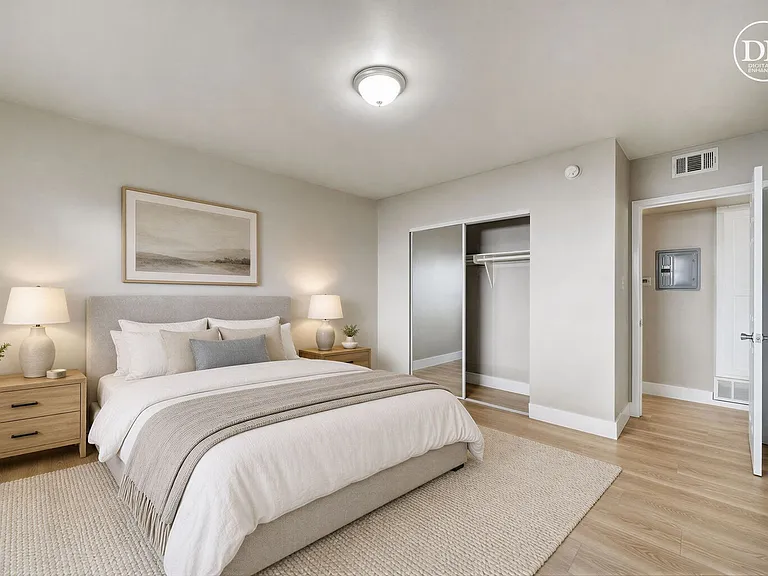 2040 S Sherbourne Dr — Photo 2
